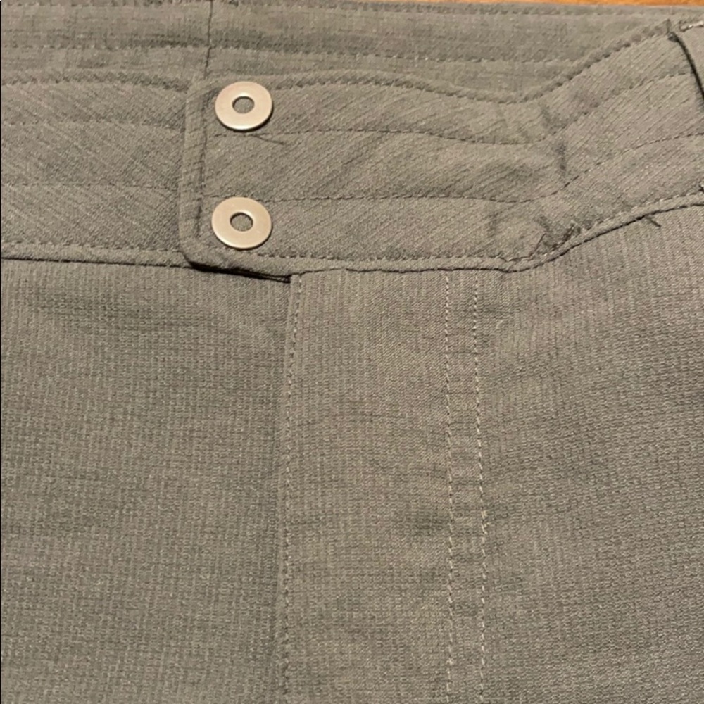 Columbia green shorts Size 10 - Picture 7 of 15